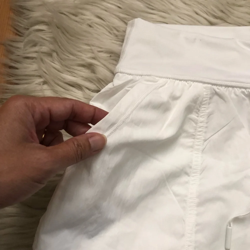 OFFLINE By Aerie The Hugger HomeRun Activewear Athletic White Womens Short M - Picture 5 of 10